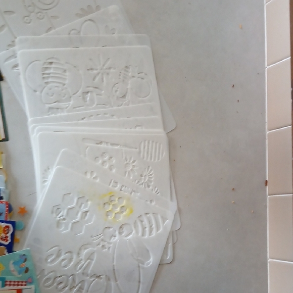 Assorted Stencils And Decorative Sticker Set for Crafts Scrapbooking - Picture 9 of 10